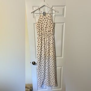 Cream Floral Maxi Dress. Size- medium. Brand- Everly